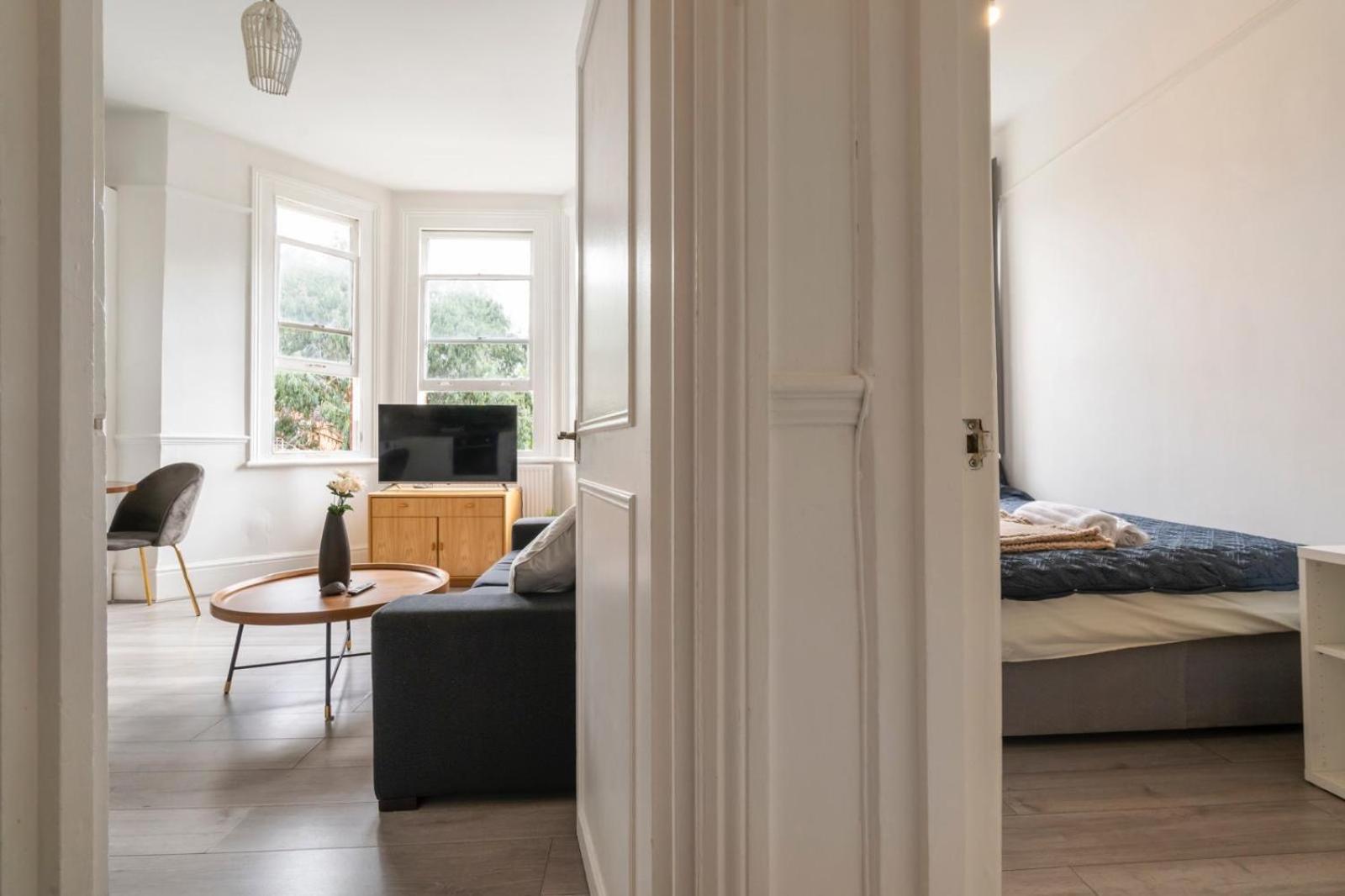 Appartement 2 Bedroom Flat Sw9 -2min Walk From Brixton Station, Free Off Road Parking